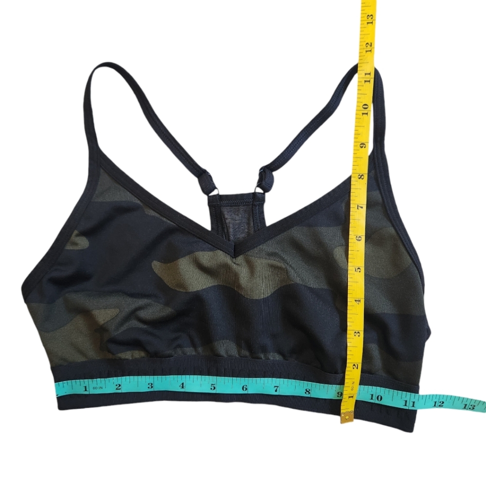PINK Victoria's Secret Ultimate Camo Sports Bra Medium - Picture 3 of 7